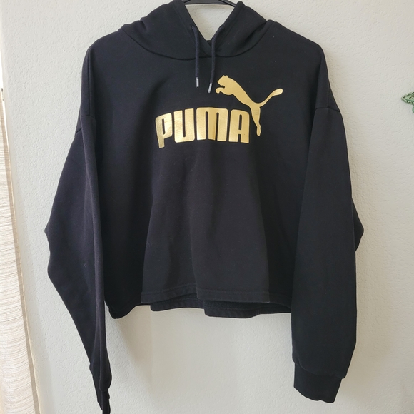 Puma Tops - PUMA Cropped Hoodie – Size L
Condition: Gently used / Like new